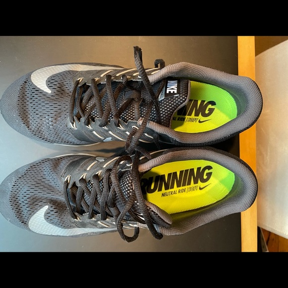 Nike Air Max Excellerate 4 Running Shoe - Picture 2 of 4